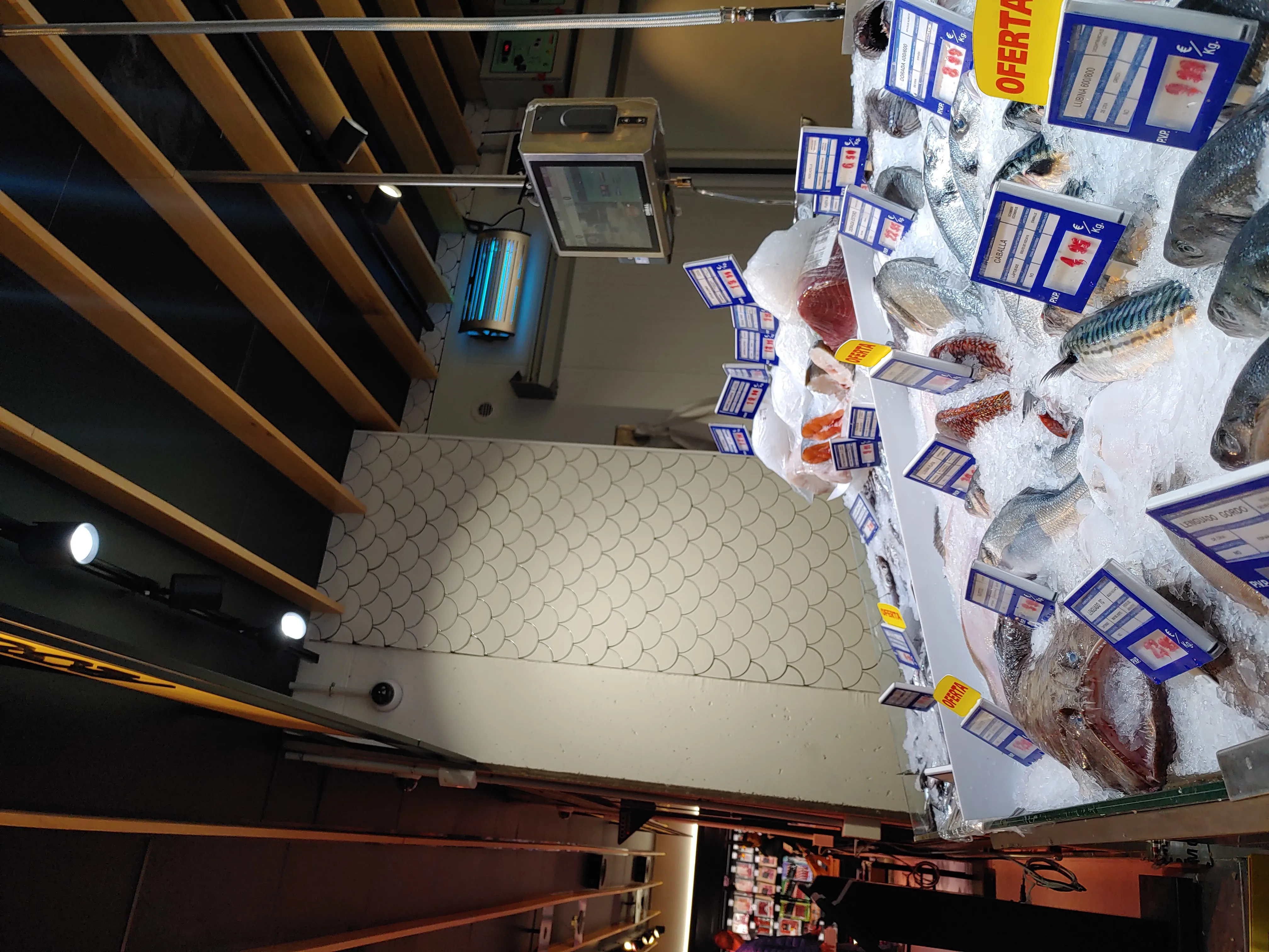 Consejos para iluminar correctamente un supermercado y mejorar la experiencia del cliente