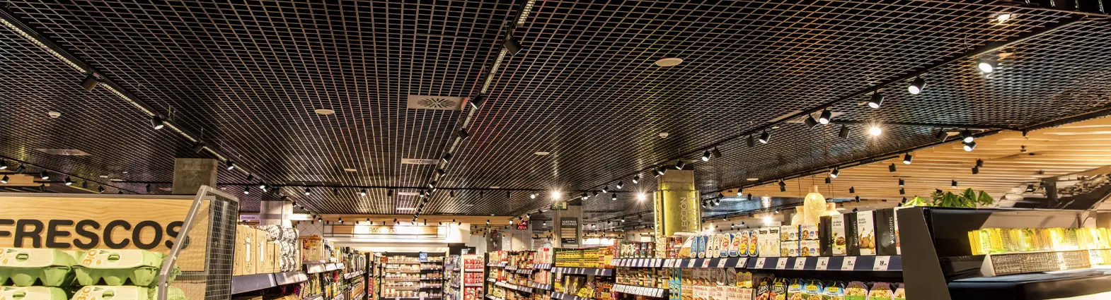 Slider 3 - Трифазні трекові лінійні системи - Celux Iluminación